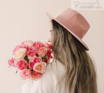 Pink rose flower bouquet